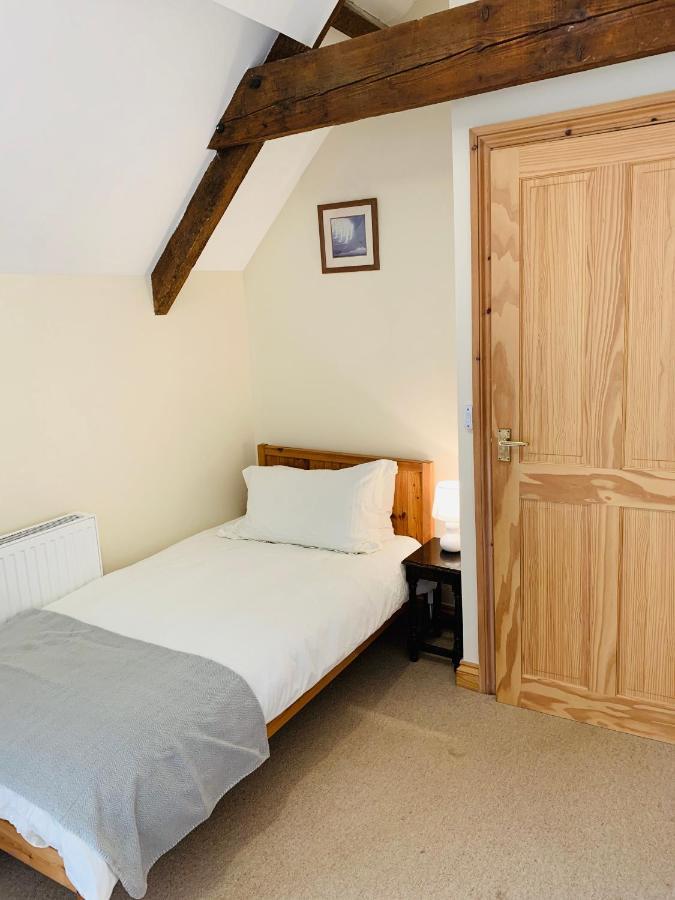 The Granary Villa Abergavenny Exteriör bild